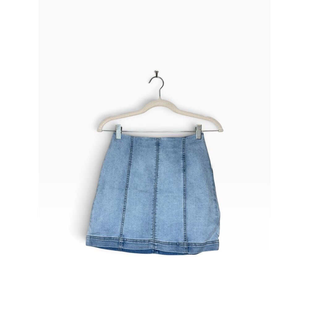 Wild Fable Women's 00 Light Wash Denim Mini Skirt Exposed Back Zip NWT